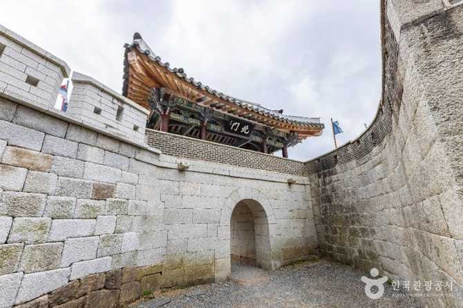 부산 동래읍성지: 역사와 자연이 어우러진 문화유산 탐방 가이드 2