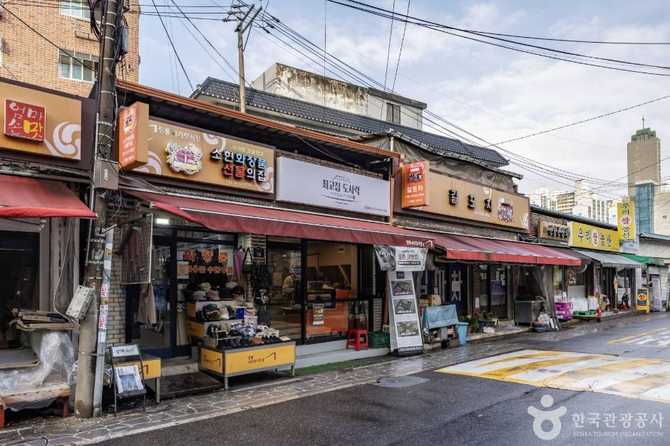 Discover the Charm of Jeongneung - image 3