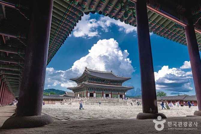 Gyeongbokgung Palace - image 4