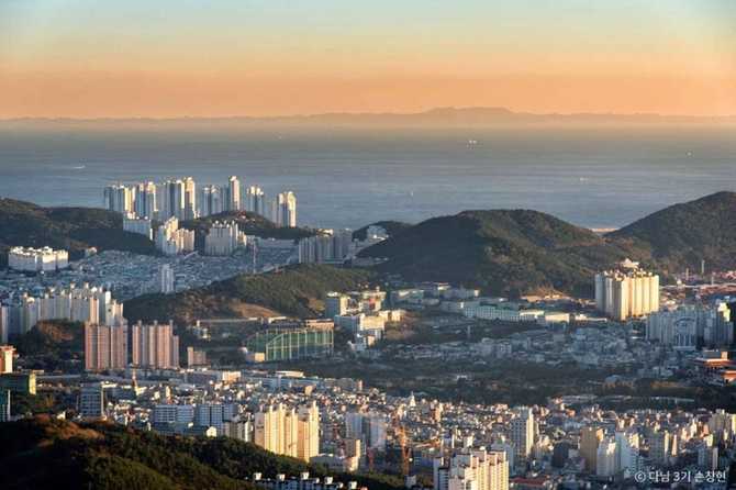 부산 황령산 전망대 가이드: 야경과 자연을 동시에 즐기는 최고의 명소 3