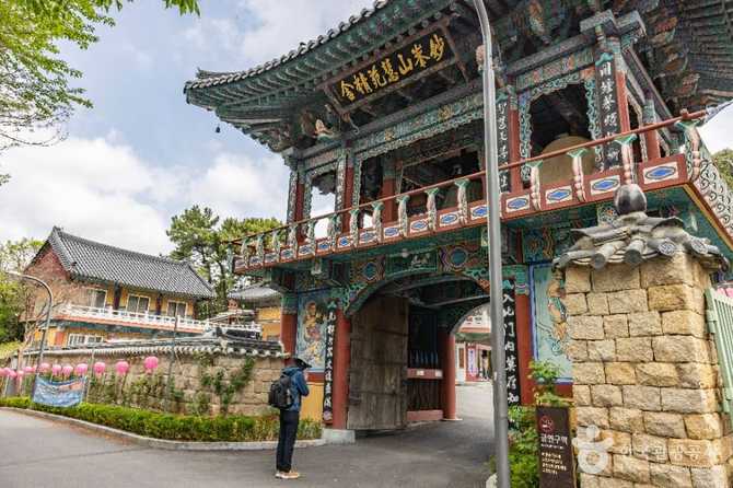 Visit HyeWonJeongsa Temple in Busan - image 9