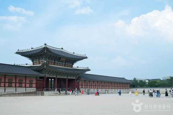 Gyeongbokgung Palace - image 3