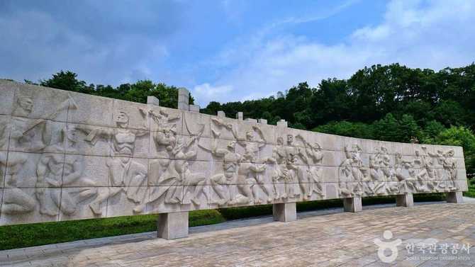 서울 강북구 4·19학생혁명기념탑: 민주주의 역사와 의미를 한눈에 5