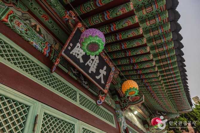 Comprehensive Guide to Yeondeungsa Templ - image 4