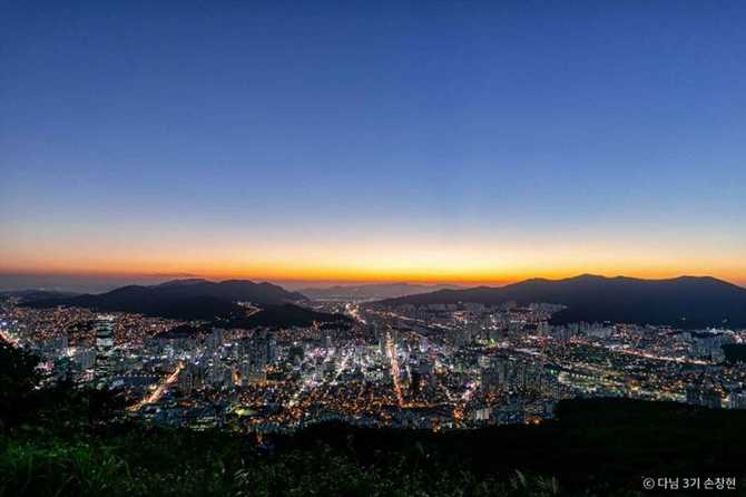 부산 황령산 전망대 가이드: 야경과 자연을 동시에 즐기는 최고의 명소 5