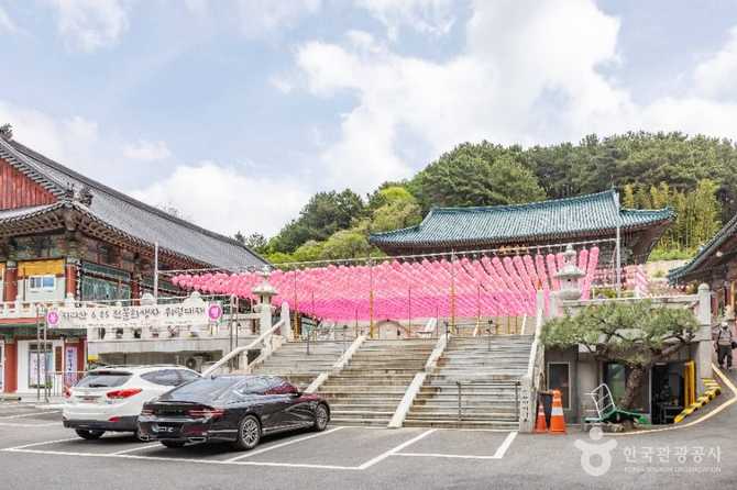 Visit HyeWonJeongsa Temple in Busan - image 8