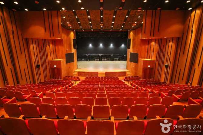 Discover the Best Cultural Experience - image 8