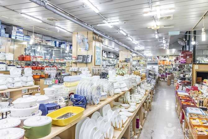 Discover Menamun Comprehensive Shopping - image 12