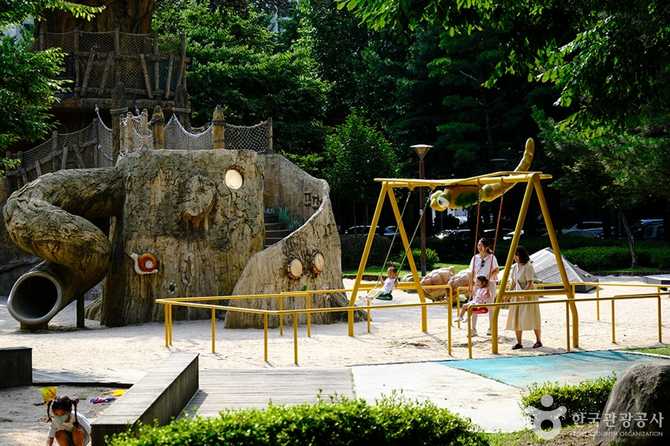 Hague Children's Park - image 8