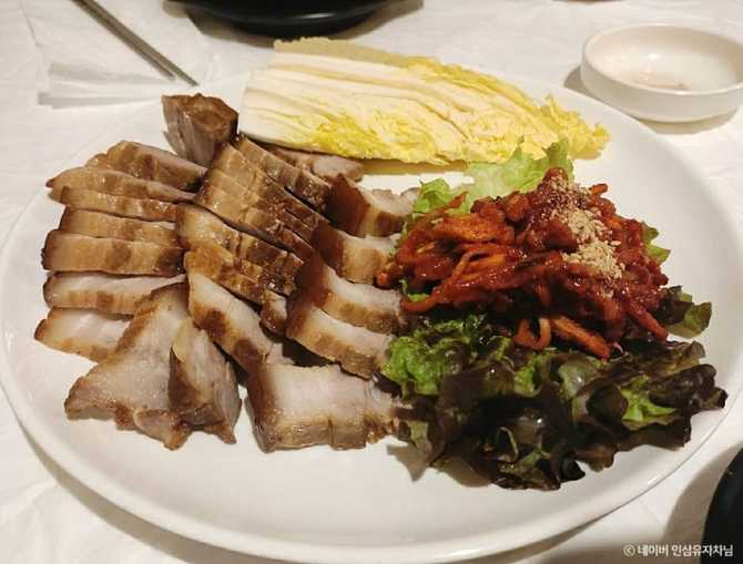 서촌돌솥: 한옥 분위기와 건강한 돌솥비빔밥 맛집 소개 8