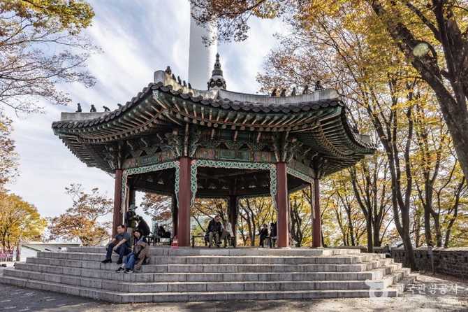 Discover Namsan Octagonal Pavilion - image 1