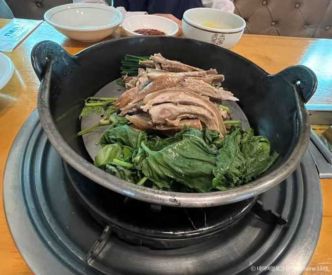 서울 종로구 자하싸리집, 전통 한옥에서 즐기는 염소 보양탕 맛집