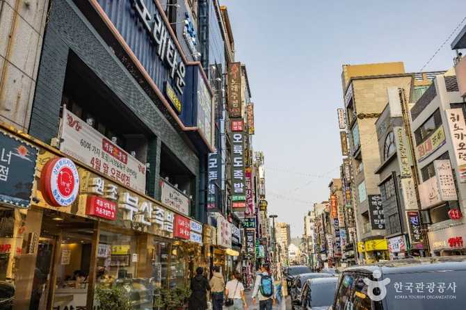 부평족발골목: 부산의 대표 족발 맛집 거리와 방문 정보 1