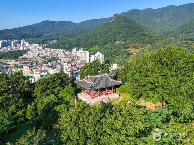 창원 회원현성지: 역사와 문화가 살아 숨쉬는 산성 유적지