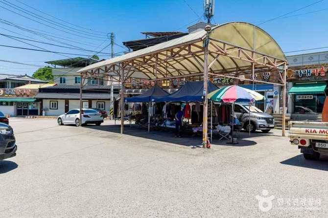 용산장 방문 가이드와 주요 정보 | 용산장 (5, 10일) 방문 가이드와 주요 정보