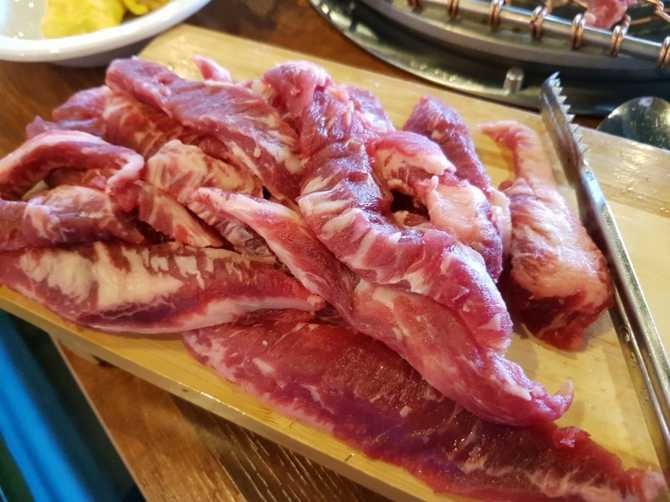 인천생갈비, 신선한 돼지·소생갈비 전문점으로 맛과 신선도를 동시에