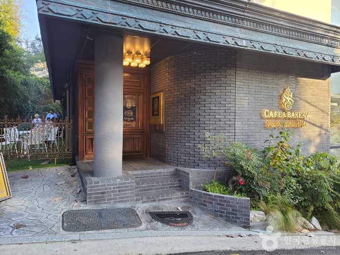 Discover the Charm of Sungbuk - image 2