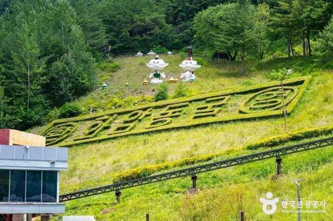 Explore Hwaseong Cave - image 7