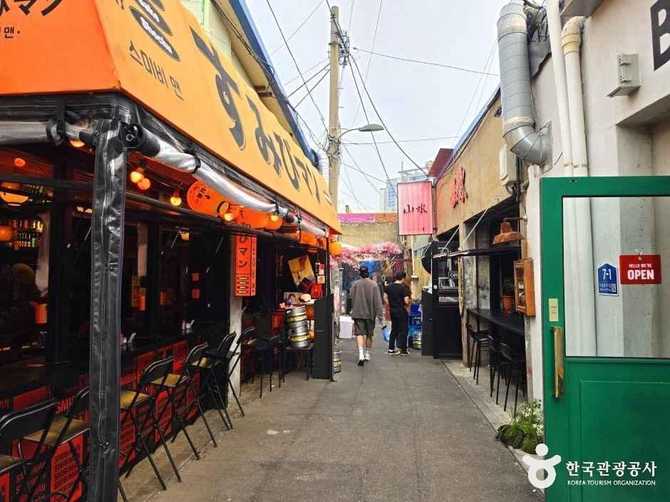 문래창작촌: 산업과 예술이 어우러진 서울의 복합 문화 공간 3