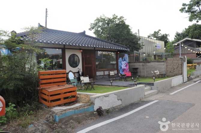 대전 소제동 카페 거리: 힙한 감성 여행지와 방문 정보 4