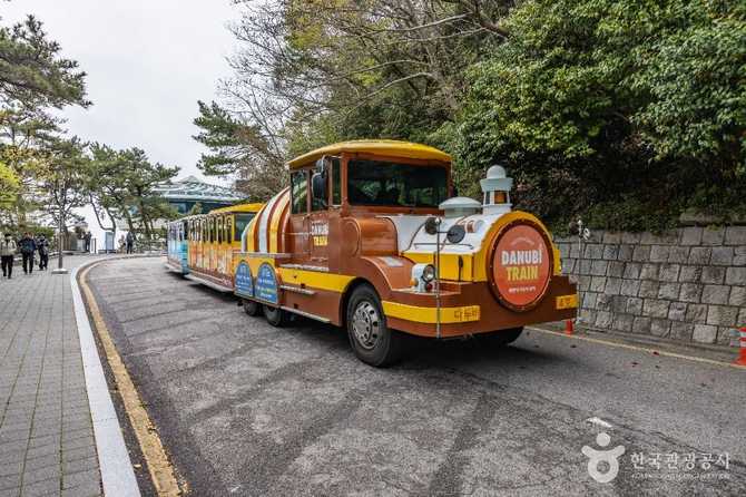 Exploring Yeongdo Lighthouse - image 2