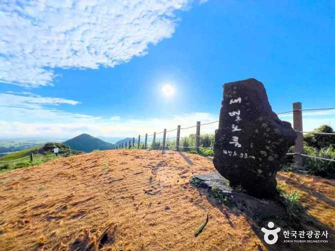 제주 새별오름 가이드: 자연 풍경과 여행 정보 한눈에 7