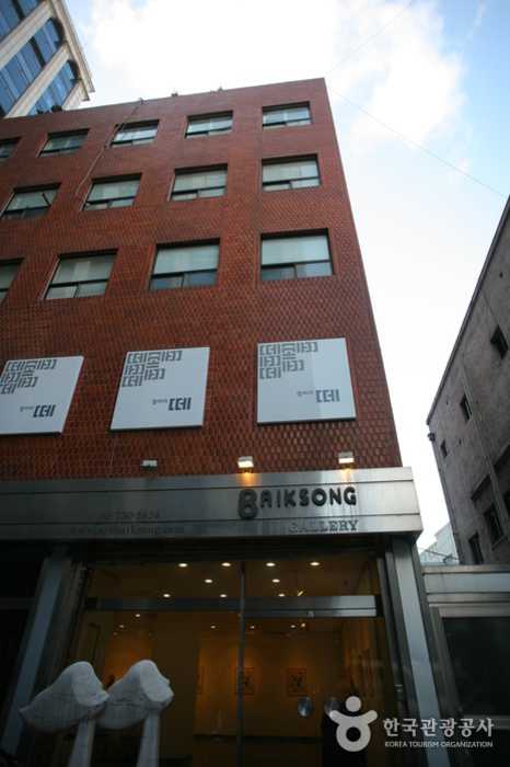 부암동 위치의 갤러리 비앤에스, 한국 미술의 글로벌 진출 선도 2