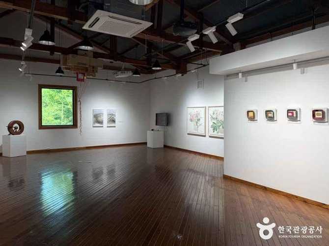 Visit Jeondong Art Museum - image 8