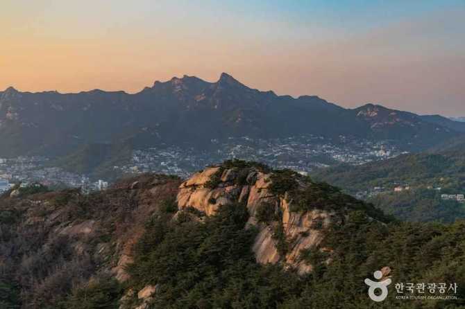 Inwangsan Mountain - image 1