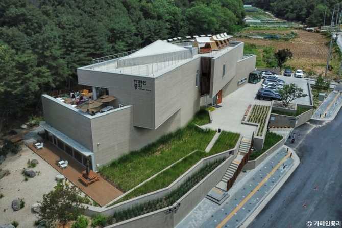 경기도 화성시 카페인중리, 자연과 어우러진 브런치 카페 추천 2