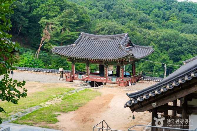 Explore Bongnimsa Temple in Hwaseong - image 5