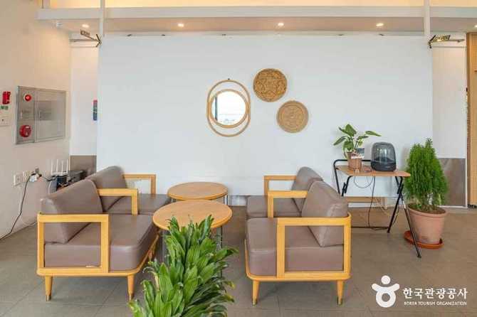 Discover the Best Cafe in - image 3