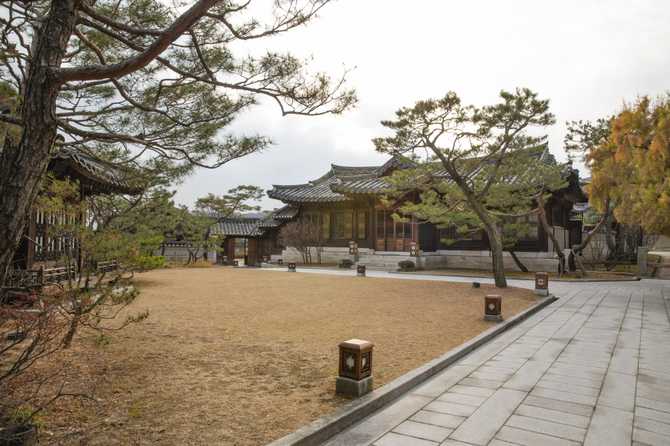 Discover Korea Furniture Museum - image 3