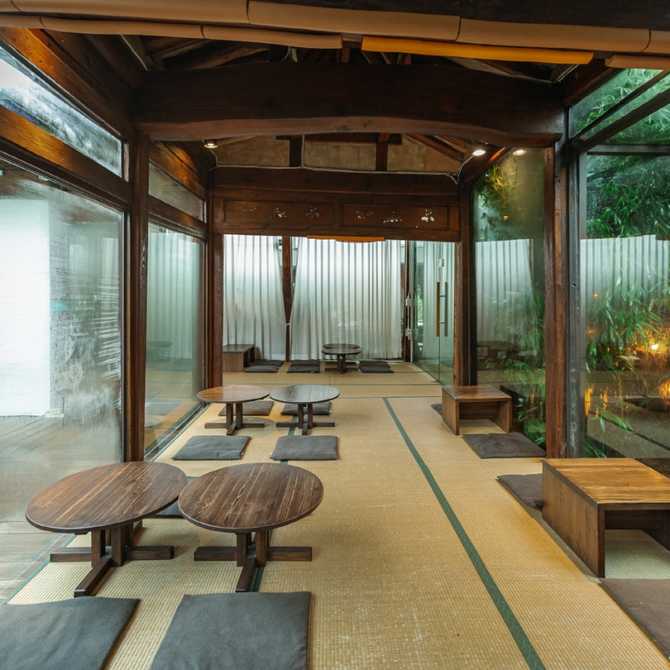 Experience Traditional Hanok and Modern - image 1