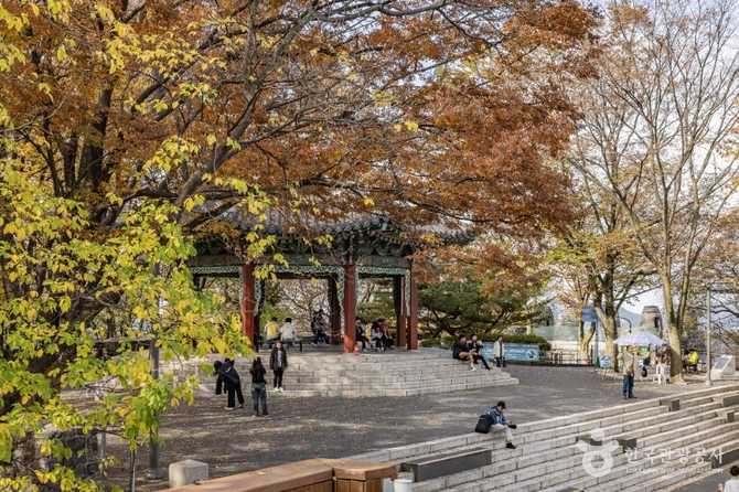 Discover Namsan Octagonal Pavilion - image 4