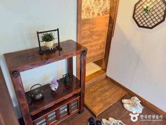 삼척 한옥 카페 보보정, 조용한 분위기와 풍부한 메뉴를 즐기세요 3