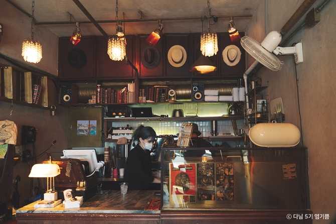Experience Seoul’s Unique Café Horang - image 3