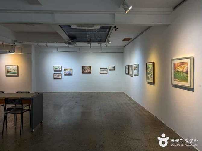 Visit Jeondong Art Museum - image 14