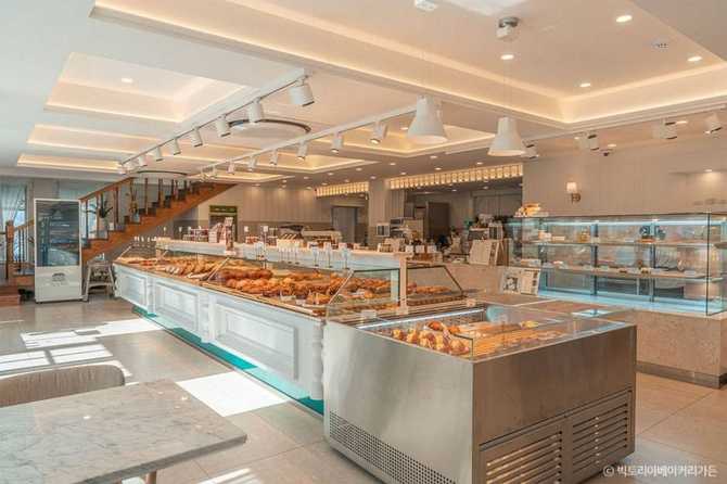 Victoria Bakery Garden - image 5