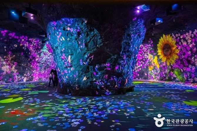 Explore Hwaseong Cave - image 21