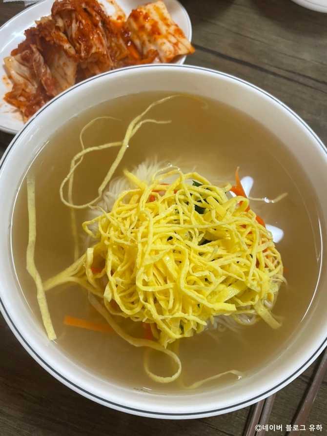 대한민국 대표 국수 맛집 가이드: 화성시 영통의 인기 국수 전문점 4