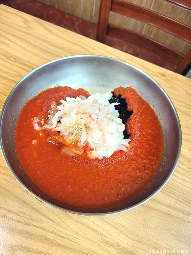 Best Seafood Restaurants Near Uljin - image 4