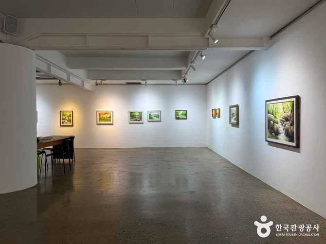 Visit Jeondong Art Museum - image 13