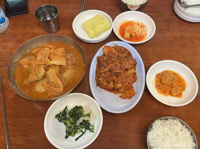 서울 마포구 맛집 추천, 굴다리식당의 정겨운 집밥 맛과 인기 메뉴 안내 4