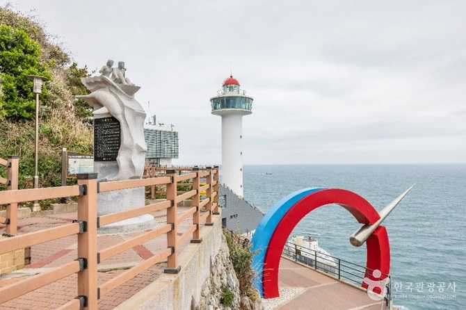 Exploring Yeongdo Lighthouse - image 15