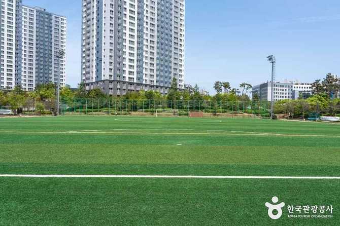 Discover Dongan Cheongcheon Sports Park - image 6