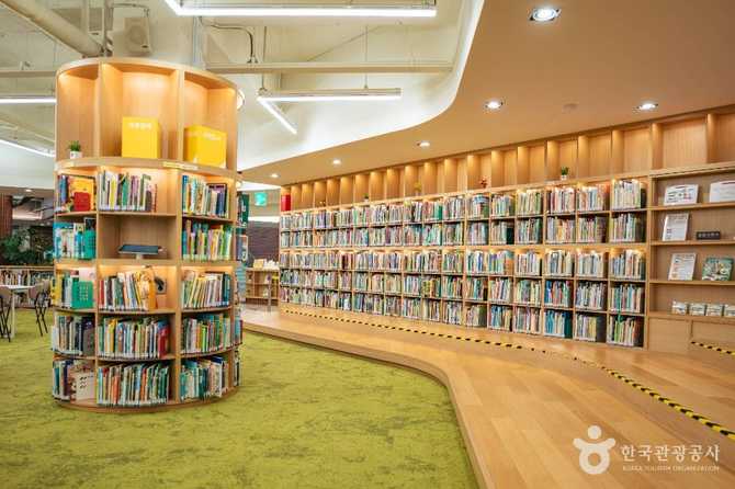 Gocheok Library Seoul - image 6
