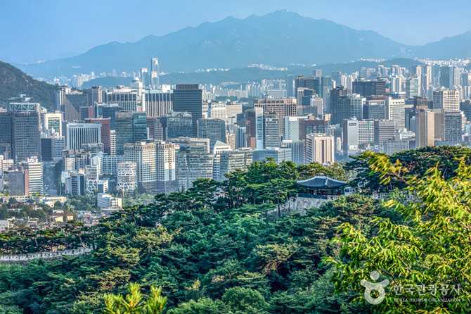 서울 도심 속 자연과 전통이 어우러진 북악스카이 팔각정 명소 안내 5