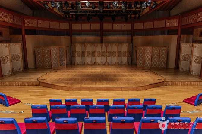 Discover Korea's National Gugak Center - image 6