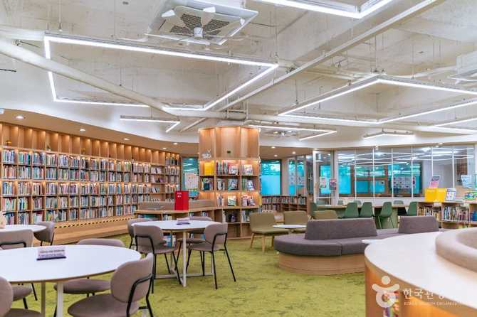 Gocheok Library Seoul - image 5